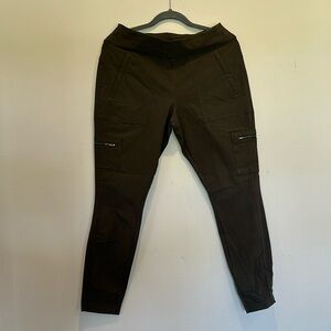 Athleta Headlands Hybrid Cargo olive green size 14